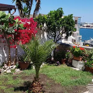  Apartment La Casa Sul Porto Italien